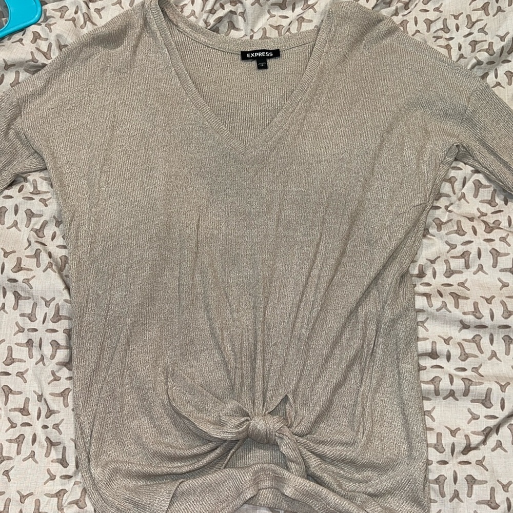 Express knot front top
